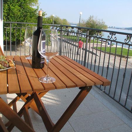 Apartment In Stone House On Seaside Kaštela Buitenkant foto